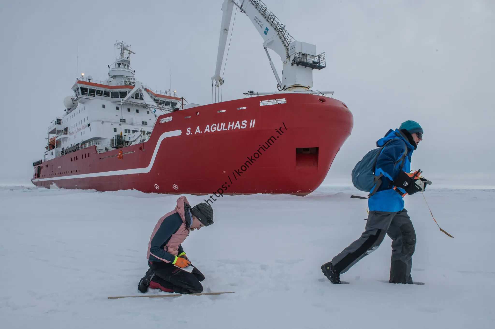 کارشناسان یخ دریا در برابر یخ شکن آگولاس 2